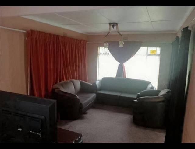 3 BEDROOM HOUSE FOR SALE IN SASOLBURG EXT 12